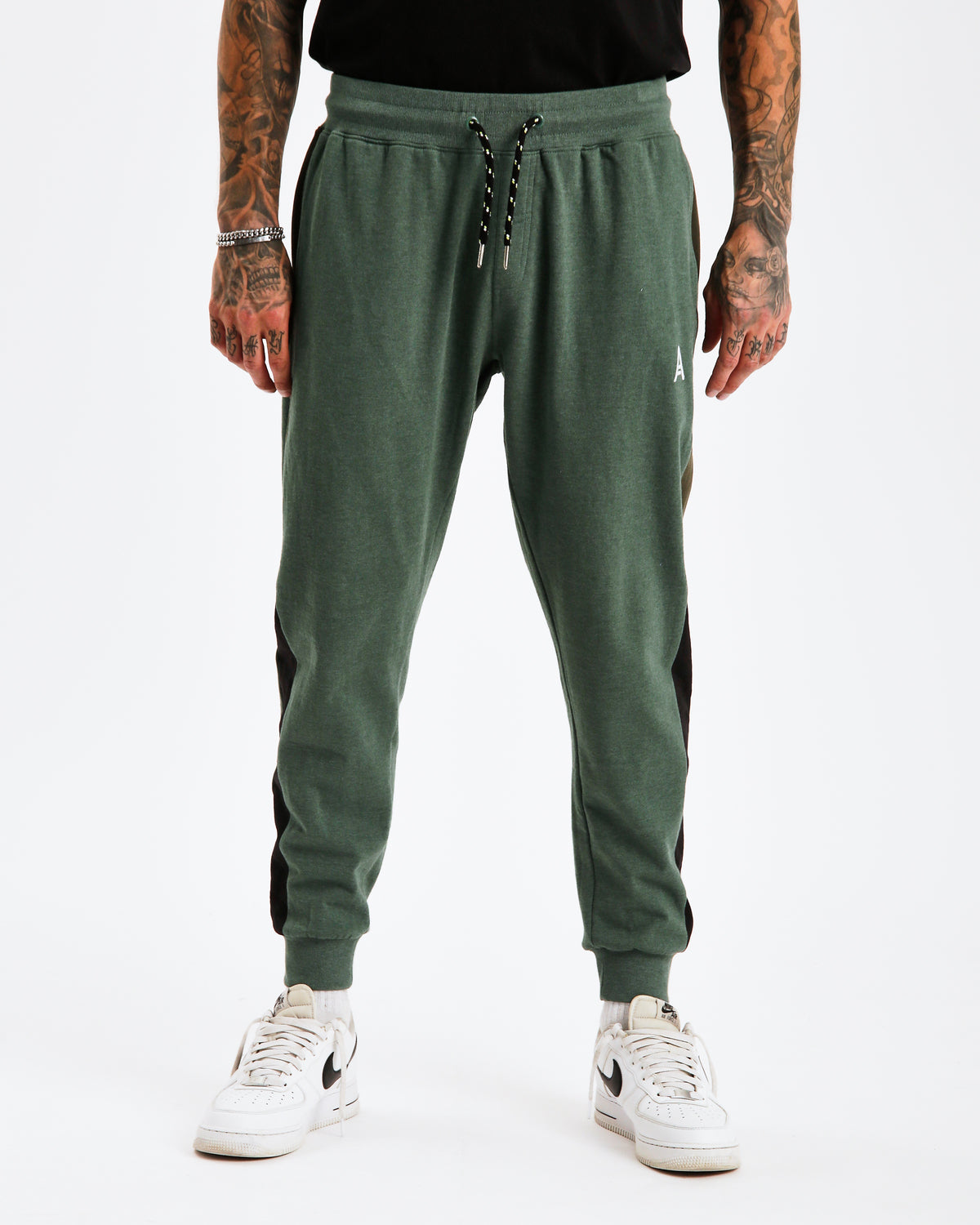 What to wear best sale with green joggers guys